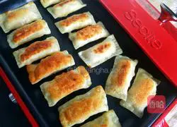 Illustration of how to make wonton peel banana pie 9