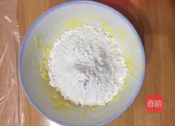 Illustration of how to make buttery milk biscuits 6