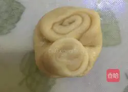 Illustration of how to make red bean paste cake 9