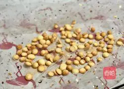 Illustration of how to make crispy egg biscuits 13