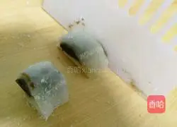 Illustration of how to make glutinous rice rolls with bean paste 9