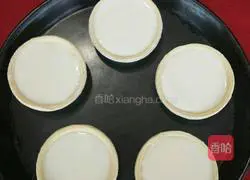 Illustration of how to make egg tarts 2