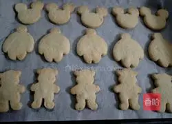 Illustration of making homemade cookies 12