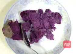 Illustration of how to make purple sweet potato milk 5