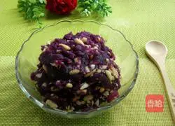 Illustration of how to make purple sweet potato and peanut filling 7