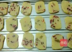 Illustration of how to make cranberry cookies 9