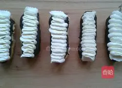 Illustration of how to make lightning puffs 14