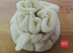 Illustration of how to make bean paste flower buns 7