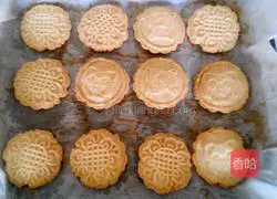 Illustration of how to make peach biscuits 12