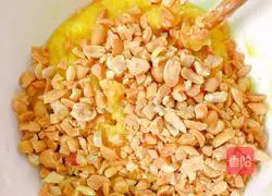 Illustration of how to make peanut cake 10