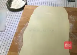 Illustration of how to make egg tart crust 5