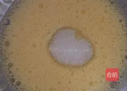 Illustration of how to make egg yolk biscuits 3