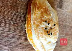 Illustration of how to make sweet potato and egg tarts 8