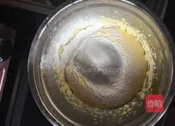 Illustration of how to make egg yolk biscuits 5