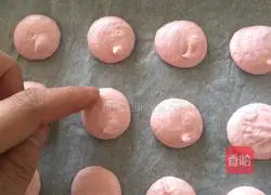 Illustration of how to make macarons 12