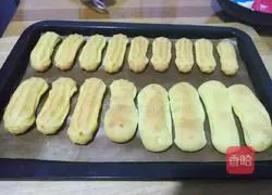 Illustration of how to make lightning puffs 14