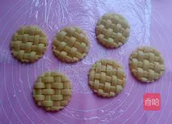 Illustration of how to make braided biscuits with strawberry jam filling 18