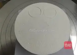 Illustration of how to make Jingle Cat Cake 5