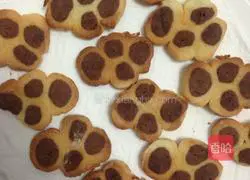 Illustration of how to make animal foot biscuits 11