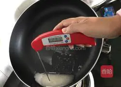 Illustration of how to make Italian macarons 3