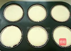 Illustration of how to make cheese and dried fruit cup cake 12