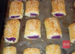 Illustration of how to make golden purple potato rolls 6