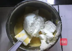 Chiffon Vanilla Cake Recipe Illustration 5