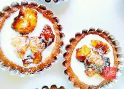 Mini Coconut Caramel Lemon Banana Pie Recipe Illustration 8