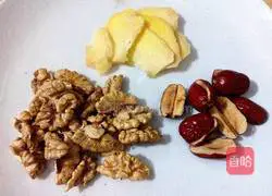 Illustration of how to cook chicken soup with red dates and walnuts 4