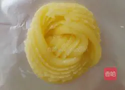 Illustration of how to make original (strawberry jam) cookies 11