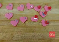 Illustration of how to make Chinese Valentine's Day love ring biscuits 3