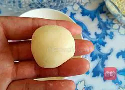 Illustration of how to make potato cheese balls 9