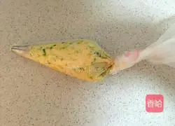 Illustration of how to make scallion butter and cream cookies (savoury) 10