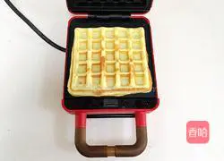 Strawberry Cream Waffle Recipe Illustration 9