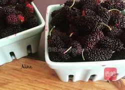 Illustration of how to make mulberry pie 1