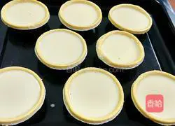 Illustration of how to make whole egg tarts 8
