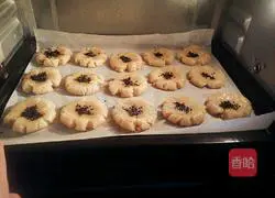 Illustration of how to make walnut cake 9