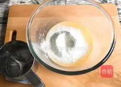 Illustration of how to make 8-inch hollow yogurt cake 9