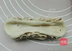 Illustration of how to make walnut flower rolls 12