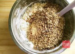 Walnut Illustration of how to make crispy cake 5