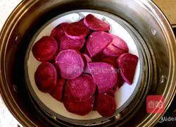 Illustration of how to make purple sweet potato rolls 3