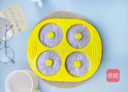 Illustration of how to make red date and purple sweet potato milk donuts 6