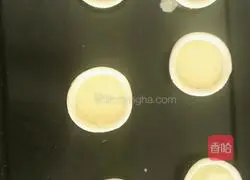 Illustration of how to make egg tart liquid 6
