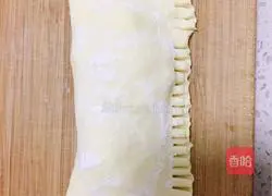 Banana Illustration of how to make crispy pie 5