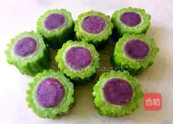 Illustration of how to make bitter melon stuffed with purple sweet potato 7