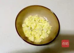 Illustration of how to make braided biscuits with strawberry jam filling 1