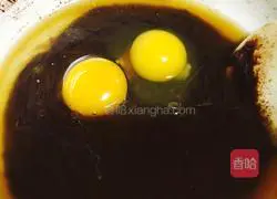 Illustration of how to make snowflake chocolate chip cookies 5