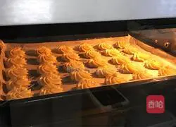 Illustration of how to make light cream cookies 12
