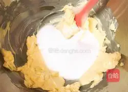 Illustration of how to make New Year's dessert - cream chocolate cookies 5