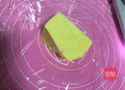 Illustration of how to make homemade egg tart crust 8